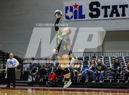 Thumbnail 2 in Blum vs. Fayetteville (UIL Volleyball 1A Finals) photogallery.