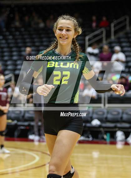 Thumbnail 3 in Blum vs. Fayetteville (UIL Volleyball 1A Finals) photogallery.