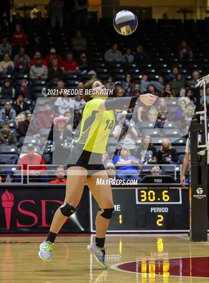 Thumbnail 2 in Blum vs. Fayetteville (UIL Volleyball 1A Finals) photogallery.
