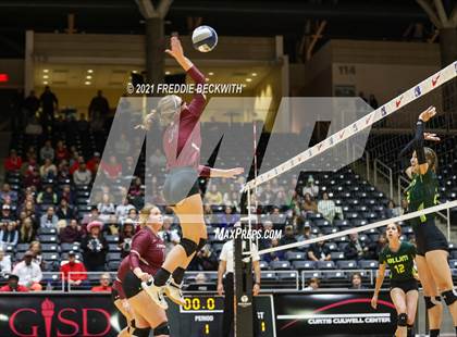 Thumbnail 3 in Blum vs. Fayetteville (UIL Volleyball 1A Finals) photogallery.