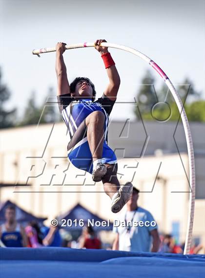 Thumbnail 2 in CIF CCS Masters Track and Field Championships photogallery.