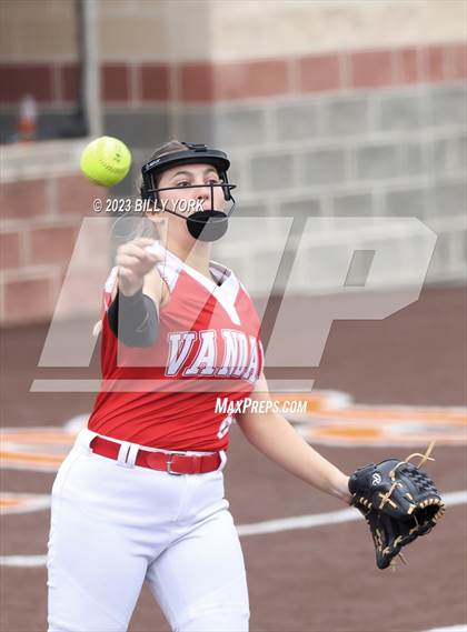 Thumbnail 2 in Grand Saline vs Van photogallery.