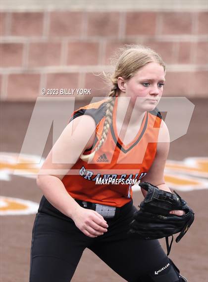 Thumbnail 1 in Grand Saline vs Van photogallery.