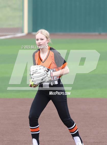 Thumbnail 1 in Grand Saline vs Van photogallery.