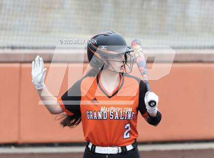 Thumbnail 2 in Grand Saline vs Van photogallery.