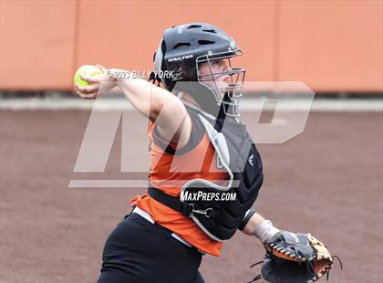 Thumbnail 1 in Grand Saline vs Van photogallery.