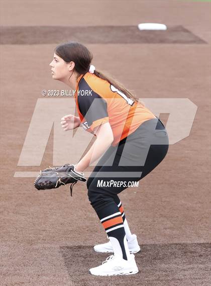 Thumbnail 2 in Grand Saline vs Van photogallery.