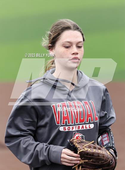 Thumbnail 2 in Grand Saline vs Van photogallery.