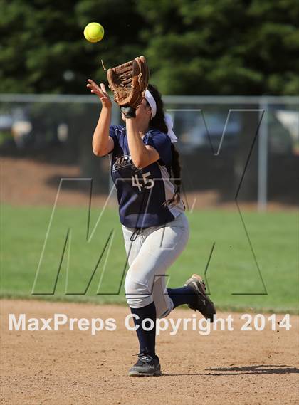 Thumbnail 2 in St. Francis vs. Vista del Lago (Stephanie LeDoux Tournament) photogallery.