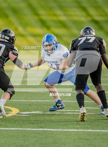 Thumbnail 2 in Bennington vs Lincoln Southeast photogallery.