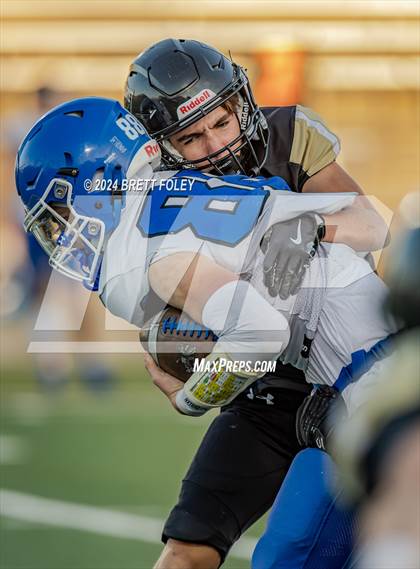 Thumbnail 2 in Bennington vs Lincoln Southeast photogallery.
