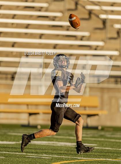 Thumbnail 1 in Bennington vs Lincoln Southeast photogallery.