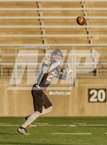 Thumbnail 3 in Bennington vs Lincoln Southeast photogallery.