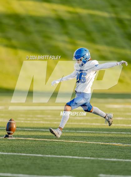 Thumbnail 2 in Bennington vs Lincoln Southeast photogallery.
