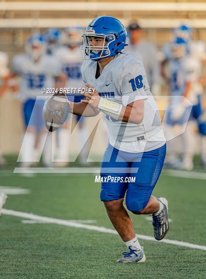 Thumbnail 3 in Bennington vs Lincoln Southeast photogallery.