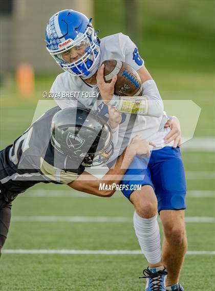 Thumbnail 2 in Bennington vs Lincoln Southeast photogallery.
