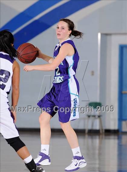 Thumbnail 3 in Spanish Springs vs. Franklin (Bulldog Winter Classic) photogallery.