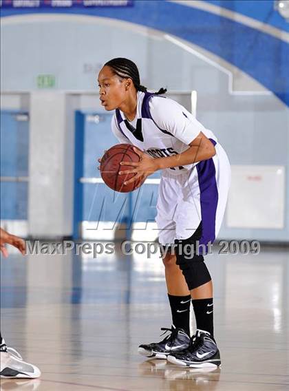 Thumbnail 3 in Spanish Springs vs. Franklin (Bulldog Winter Classic) photogallery.