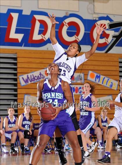 Thumbnail 3 in Spanish Springs vs. Franklin (Bulldog Winter Classic) photogallery.