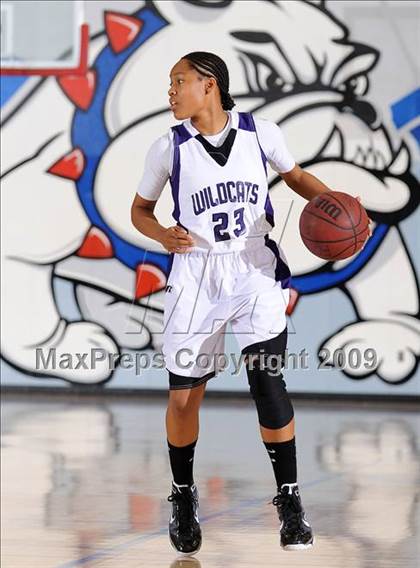 Thumbnail 3 in Spanish Springs vs. Franklin (Bulldog Winter Classic) photogallery.