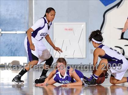 Thumbnail 3 in Spanish Springs vs. Franklin (Bulldog Winter Classic) photogallery.
