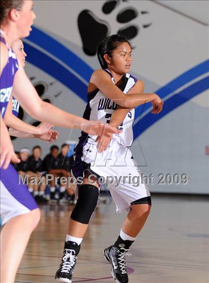 Thumbnail 3 in Spanish Springs vs. Franklin (Bulldog Winter Classic) photogallery.