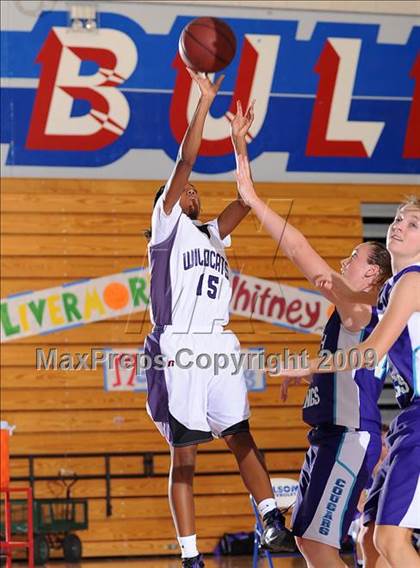 Thumbnail 2 in Spanish Springs vs. Franklin (Bulldog Winter Classic) photogallery.