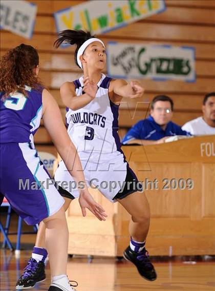 Thumbnail 2 in Spanish Springs vs. Franklin (Bulldog Winter Classic) photogallery.