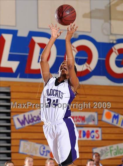 Thumbnail 2 in Spanish Springs vs. Franklin (Bulldog Winter Classic) photogallery.