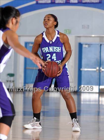 Thumbnail 2 in Spanish Springs vs. Franklin (Bulldog Winter Classic) photogallery.