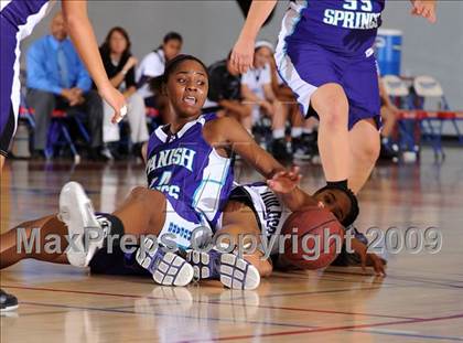 Thumbnail 3 in Spanish Springs vs. Franklin (Bulldog Winter Classic) photogallery.