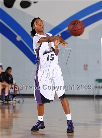 Thumbnail 3 in Spanish Springs vs. Franklin (Bulldog Winter Classic) photogallery.