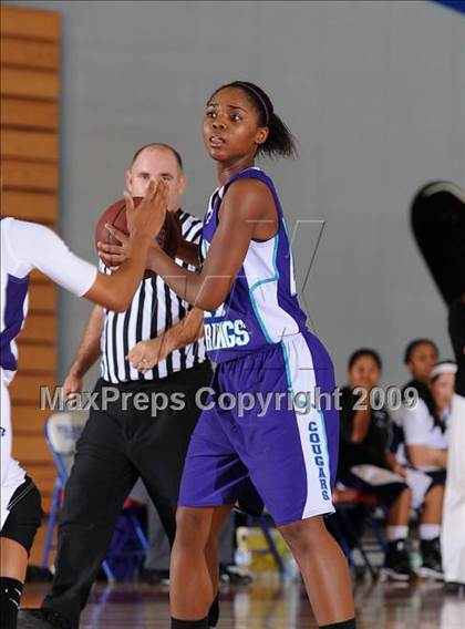 Thumbnail 3 in Spanish Springs vs. Franklin (Bulldog Winter Classic) photogallery.