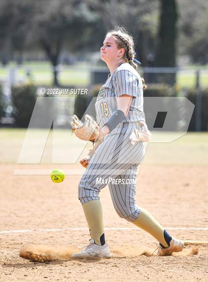 Thumbnail 2 in Shadow Creek vs Lake Creek (Brenham Tournament) photogallery.