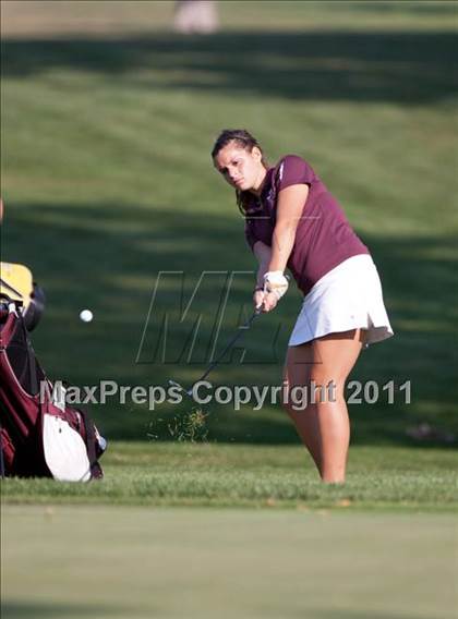 Thumbnail 2 in Galesburg vs Quincy vs Moline photogallery.