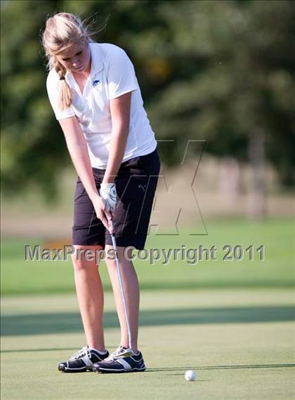 Thumbnail 2 in Galesburg vs Quincy vs Moline photogallery.