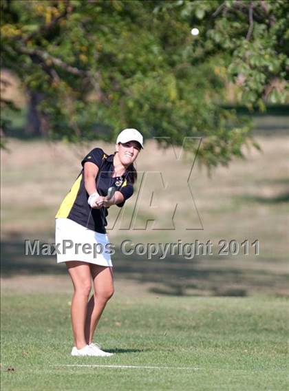 Thumbnail 2 in Galesburg vs Quincy vs Moline photogallery.