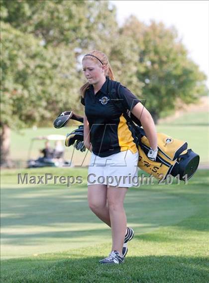 Thumbnail 1 in Galesburg vs Quincy vs Moline photogallery.