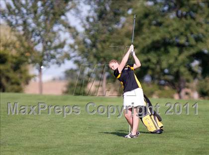 Thumbnail 3 in Galesburg vs Quincy vs Moline photogallery.