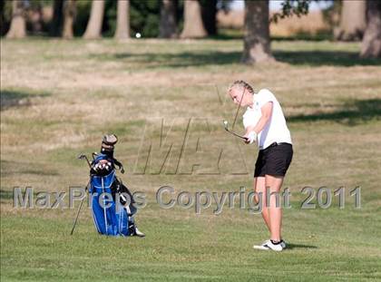 Thumbnail 2 in Galesburg vs Quincy vs Moline photogallery.