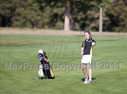 Thumbnail 2 in Galesburg vs Quincy vs Moline photogallery.