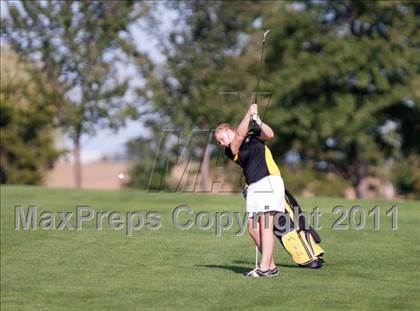 Thumbnail 2 in Galesburg vs Quincy vs Moline photogallery.