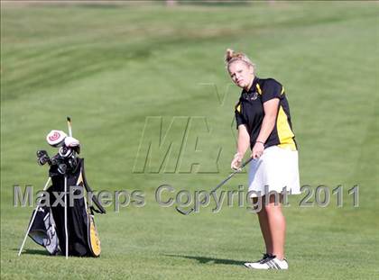 Thumbnail 2 in Galesburg vs Quincy vs Moline photogallery.