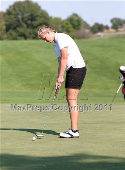 Thumbnail 1 in Galesburg vs Quincy vs Moline photogallery.