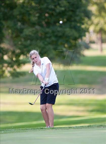 Thumbnail 2 in Galesburg vs Quincy vs Moline photogallery.