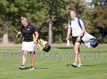 Thumbnail 3 in Galesburg vs Quincy vs Moline photogallery.