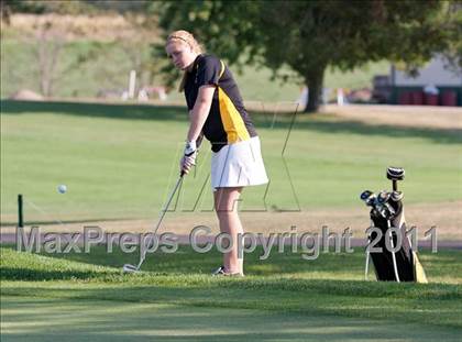 Thumbnail 3 in Galesburg vs Quincy vs Moline photogallery.