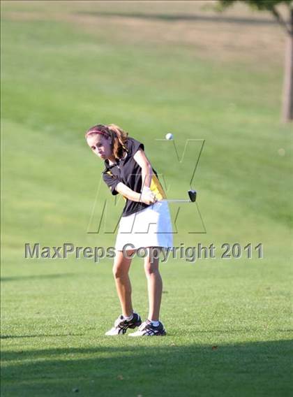 Thumbnail 1 in Galesburg vs Quincy vs Moline photogallery.
