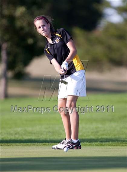Thumbnail 1 in Galesburg vs Quincy vs Moline photogallery.