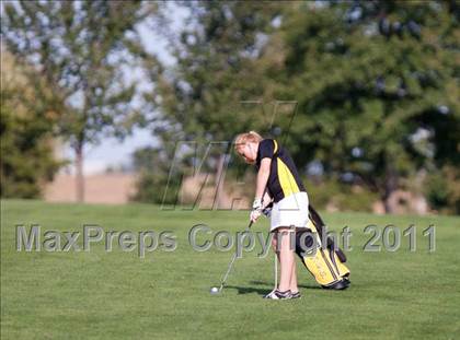 Thumbnail 3 in Galesburg vs Quincy vs Moline photogallery.